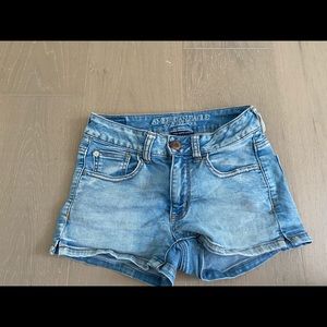 🛒 American eagle super stretch shorts lightwash